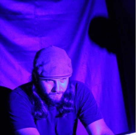 Alex Plant Drops His Electronic Music “Codes 2”on SoundCloud