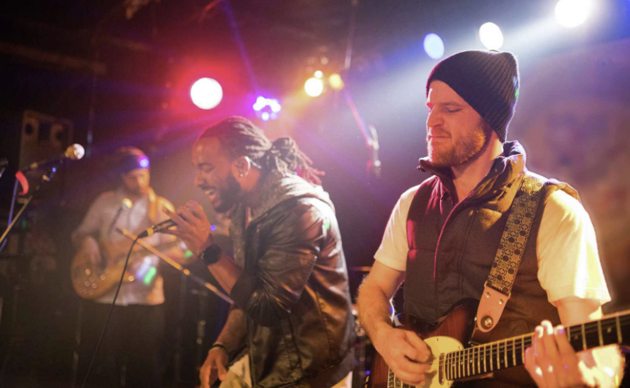 Discover the Pros and Cons of the Music Industry