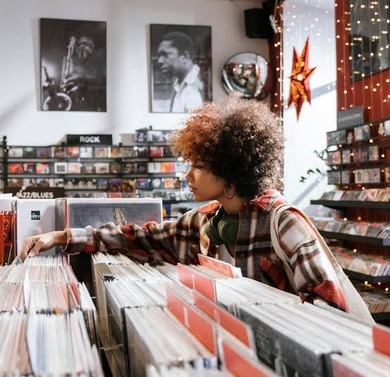 Explore The Rise of Alternative R&B Artists in The Global Music Dynamic